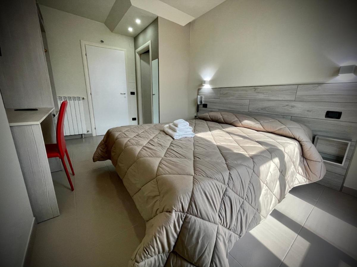 Hotel Le Ceramiche Montalto Uffugo Exteriör bild